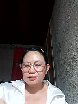 Everleigh mom online show from 01-17-26, 07:46