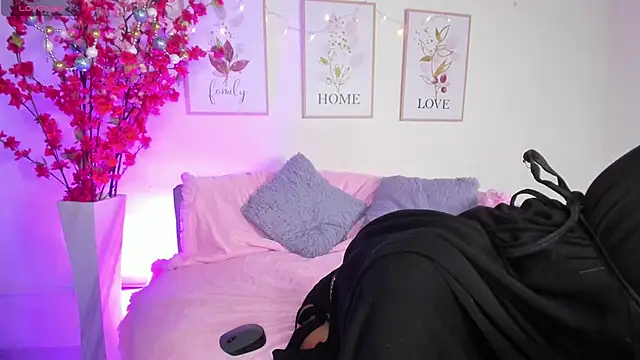 Snapshot of soul_arabian chatting on 12-13-25, 07:53 soul arabian online show from 12-13-25, 07:53