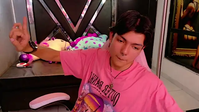 Snapshot of alandelrey57 chatting on 09-13-25, 03:39 alandelrey57 online show from 09-13-25, 03:39