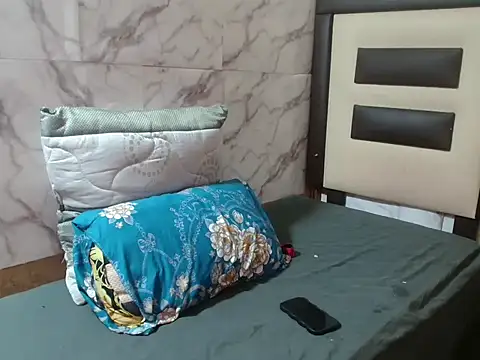 Lsnickykhanyile online show from 12-14-25, 08:13