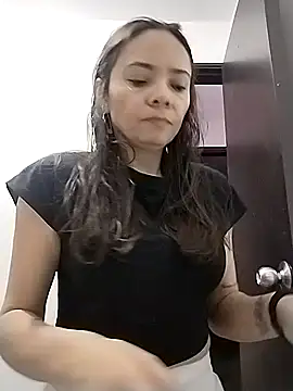 Snapshot of Cami_Konor chatting on 09-18-25, 05:04 Cami Konor online show from 09-18-25, 05:04