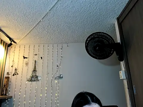 Snapshot of maira_tf chatting on 11-28-25, 04:26 maira tf online show from 11-28-25, 04:26