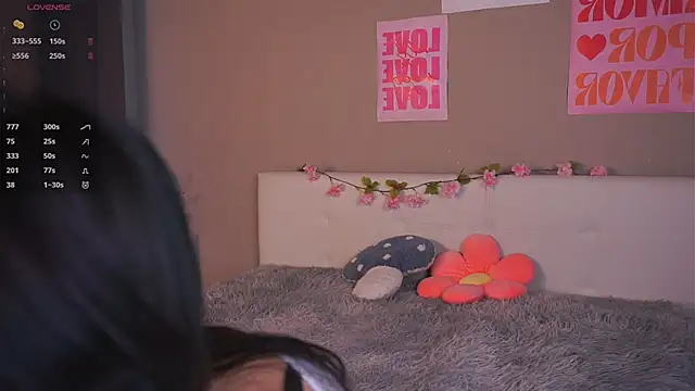 Snapshot of FancyEsten chatting on 11-27-25, 07:32 FancyEsten online show from 11-27-25, 07:32