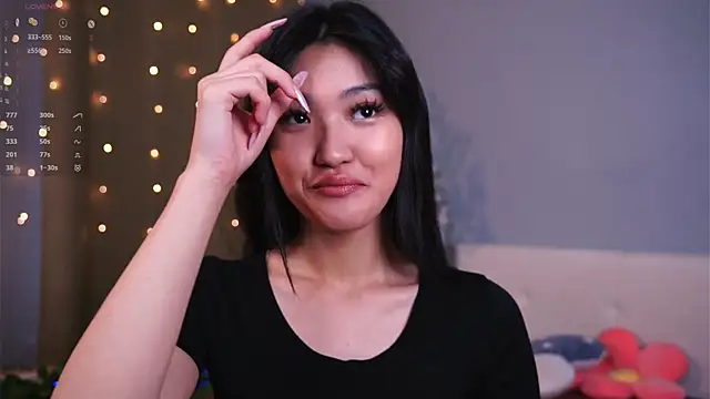 Snapshot of FancyEsten chatting on 11-30-25, 08:18 FancyEsten online show from 11-30-25, 08:18