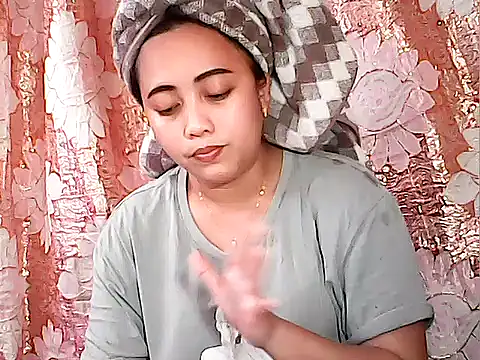 Snapshot of Pinay_Chubby20 chatting on 09-18-25, 03:41 Pinay Chubby20 online show from 09-18-25, 03:41