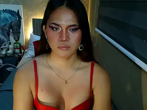 YllanaAltheaXxX online show from 04-02-26, 01:47
