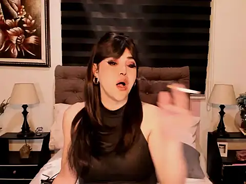 Snapshot of UrnextDoorTS chatting on 11-09-25, 01:26 UrnextDoorTS online show from 11-09-25, 01:26