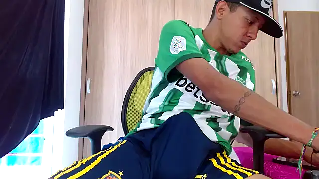 skinny23cm online show from 01-31-25, 02:28