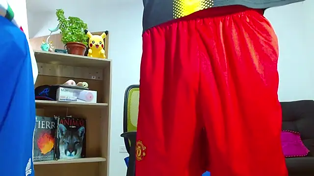 Snapshot of skinny23cm chatting on 10-31-25, 12:28 skinny23cm online show from 10-31-25, 12:28