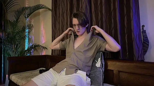 Snapshot of KellyTwink chatting on 07-02-26, 05:30 KellyTwink online show from 07-02-26, 05:30