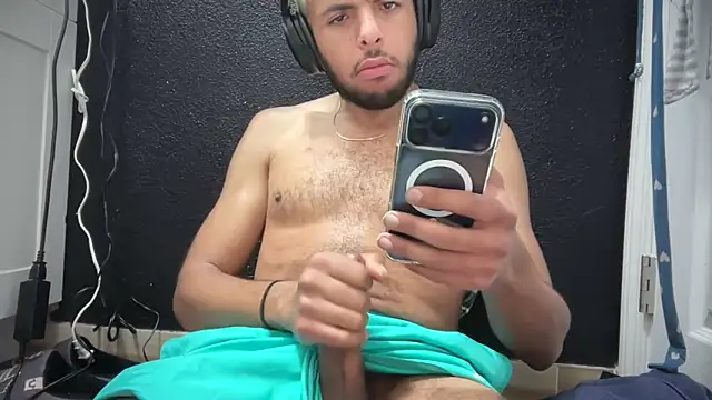 DERTYLAY online show from 01-07-26, 11:45