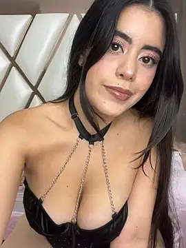 CoralineRusso1 online show from 07-08-26, 10:09