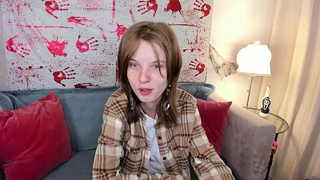 Snapshot of Madelaineses chatting on 10-28-25, 08:51 Madelaineses online show from 10-28-25, 08:51