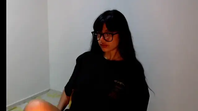 Snapshot of meganmiauu chatting on 06-21-26, 12:19 meganmiauu online show from 06-21-26, 12:19