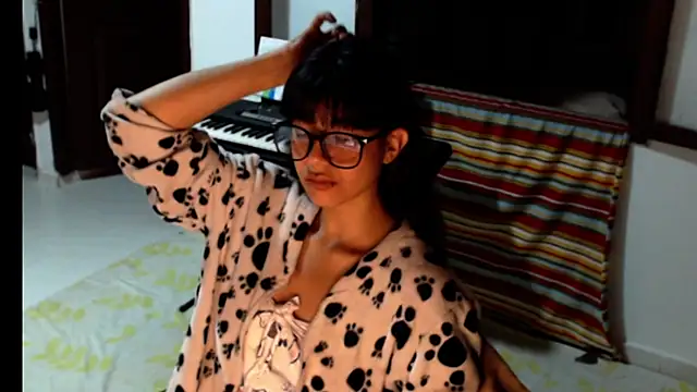 Snapshot of meganmiauu chatting on 06-26-26, 06:07 meganmiauu online show from 06-26-26, 06:07