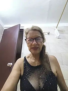 Snapshot of MaryeLunna chatting on 06-28-26, 11:27 MaryeLunna online show from 06-28-26, 11:27