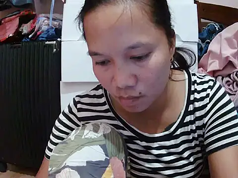 Snapshot of celestine_22 chatting on 10-12-25, 07:40 celestine 22 online show from 10-12-25, 07:40