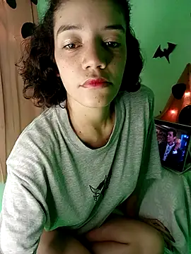 Snapshot of ancesstral_angel chatting on 10-28-25, 04:05 ancesstral angel online show from 10-28-25, 04:05