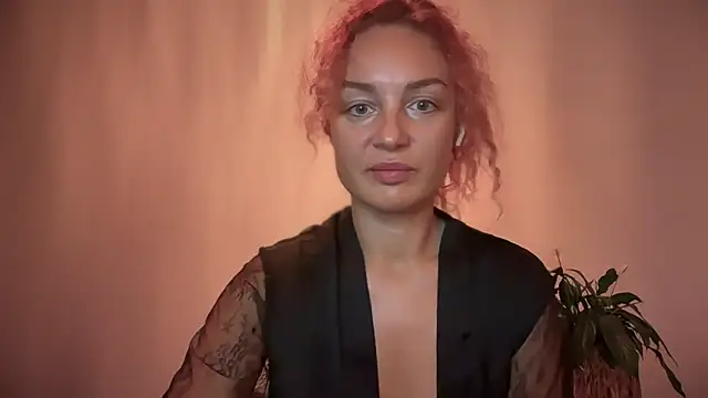 Reddgiirl online show from 10-25-25, 05:26