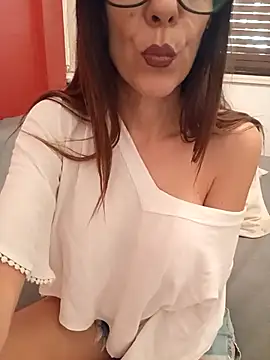 Snapshot of Esmeralda_passion chatting on 10-31-25, 02:07 Esmeralda passion online show from 10-31-25, 02:07