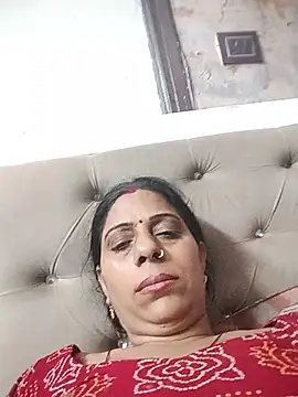 Snapshot of Soniya_Roy chatting on 06-18-26, 02:10 Soniya Roy online show from 06-18-26, 02:10