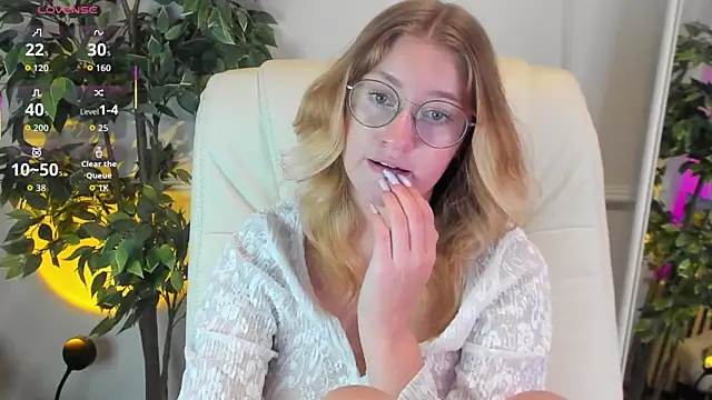 Nerissa xo online show from 10-04-25, 09:02