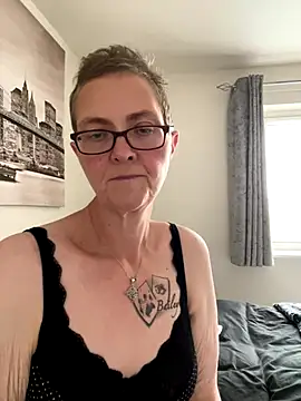 Curvy-Jinx online show from 10-03-25, 08:44