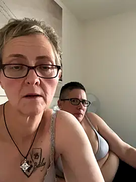 Curvy-Jinx online show from 12-15-25, 08:40