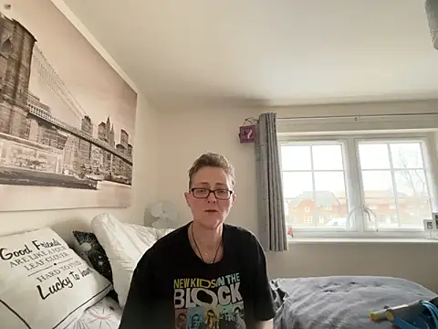 Curvy-Jinx online show from 03-12-26, 08:31