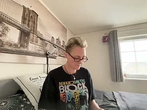 Curvy-Jinx online show from 03-31-26, 07:31