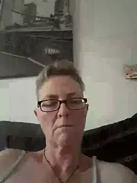 Snapshot of Curvy-Jinx chatting on 07-01-26, 08:08 Curvy-Jinx online show from 07-01-26, 08:08
