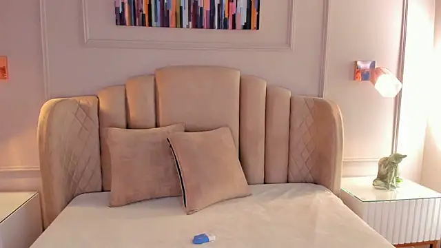 mia kisses2 online show from 11-04-25, 03:38