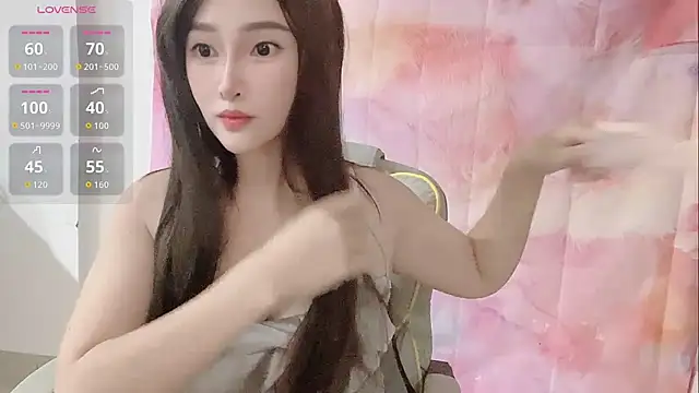 Crush-7ii online show from 10-04-25, 01:53