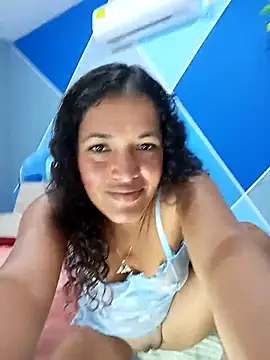 Snapshot of emma_ucros chatting on 12-01-25, 10:59 emma ucros online show from 12-01-25, 10:59