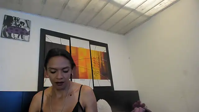 Snapshot of MeganRhyder chatting on 06-03-26, 03:39 MeganRhyder online show from 06-03-26, 03:39