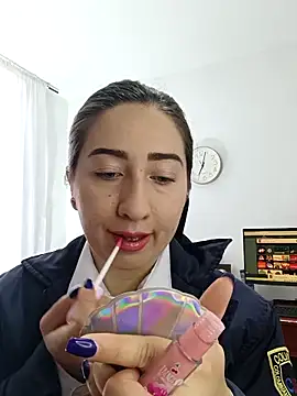 Snapshot of SUSY__06 chatting on 11-10-25, 12:04 SUSY 06 online show from 11-10-25, 12:04