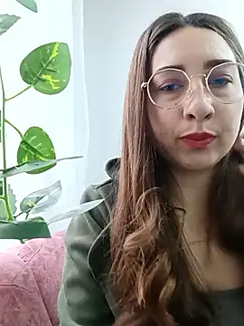 Snapshot of SUSY__06 chatting on 11-15-25, 12:02 SUSY 06 online show from 11-15-25, 12:02