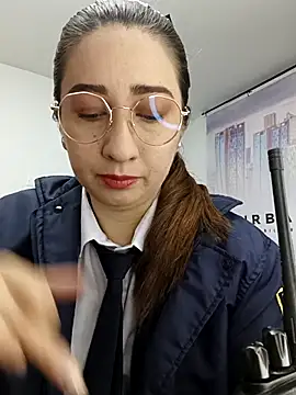 Snapshot of SUSY__06 chatting on 11-17-25, 11:05 SUSY 06 online show from 11-17-25, 11:05