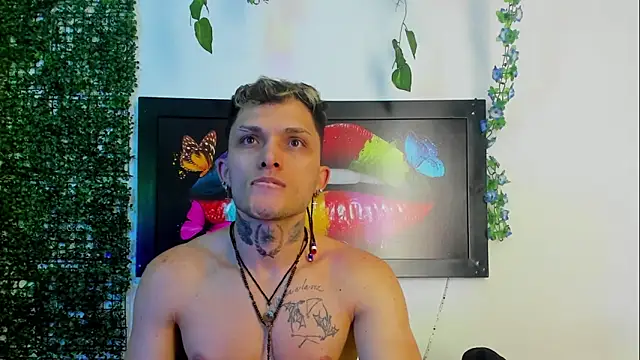 Snapshot of Kieran_kian chatting on 04-24-26, 01:30 Kieran kian online show from 04-24-26, 01:30