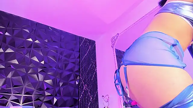 Snapshot of katierouge_ chatting on 10-30-25, 05:31 katierouge online show from 10-30-25, 05:31