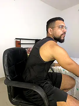 Snapshot of vincentjaxon chatting on 11-18-25, 11:58 vincentjaxon online show from 11-18-25, 11:58