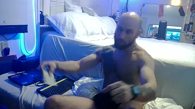 Luv2SuckBWC92 online show from 11-18-25, 05:34