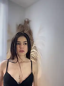 Sofi Leal online show from 10-04-25, 12:36