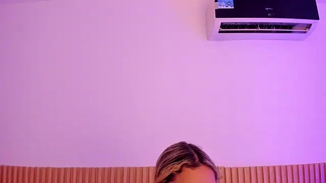 Snapshot of OliviaSweett chatting on 02-23-26, 07:00 OliviaSweett online show from 02-23-26, 07:00