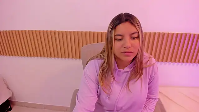 OliviaSweett online show from 06-19-26, 06:23