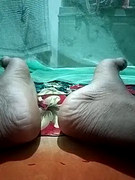 Snapshot of monubigcoock chatting on 10-21-25, 06:19 monubigcoock online show from 10-21-25, 06:19