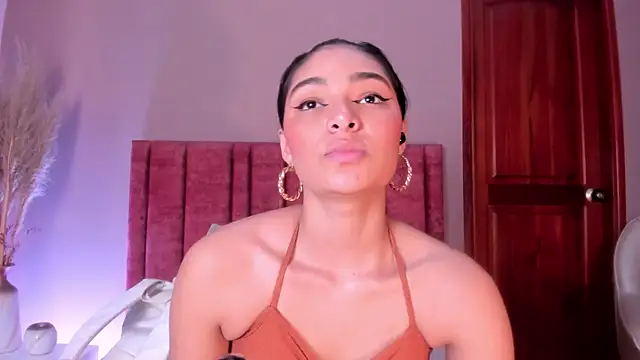 LunaAspen  online show from 02-04-26, 06:03