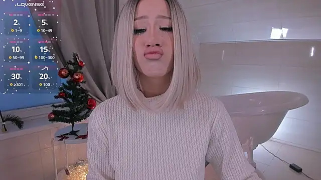 Snapshot of Necucub chatting on 12-17-25, 02:39 Necucub online show from 12-17-25, 02:39