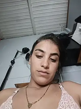 Snapshot of Bigtiti01 chatting on 05-12-26, 06:27 Bigtiti01 online show from 05-12-26, 06:27