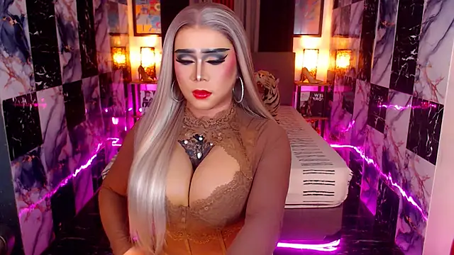 Seductivemeganxx online show from 11-28-25, 12:46